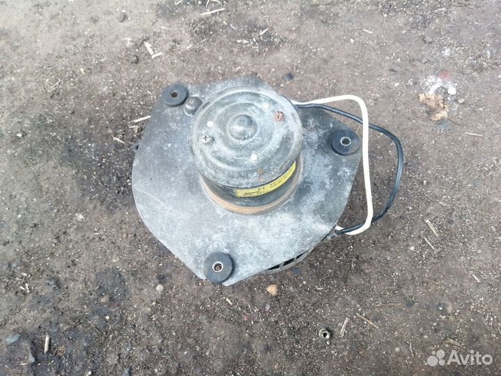 Мотор отопителя печки Nissan Truck