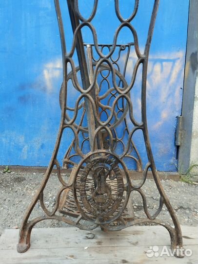 Станина от швейной машинки зингер