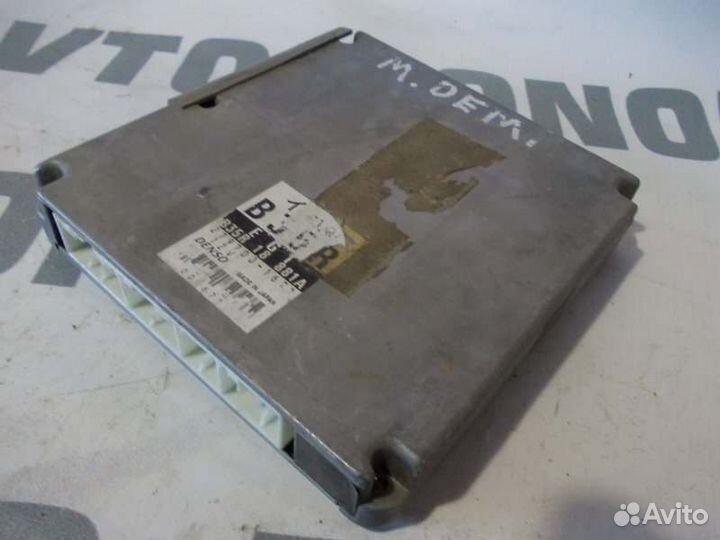 Блок управления двигателя Mazda Demio DW3W B3 2000