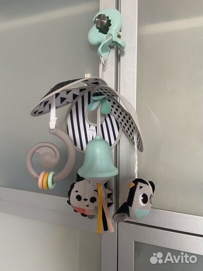 Подвесная игрушка Tiny Love