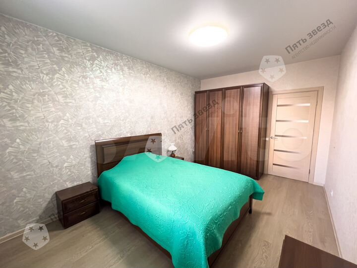 2-к. квартира, 66,7 м², 1/17 эт.