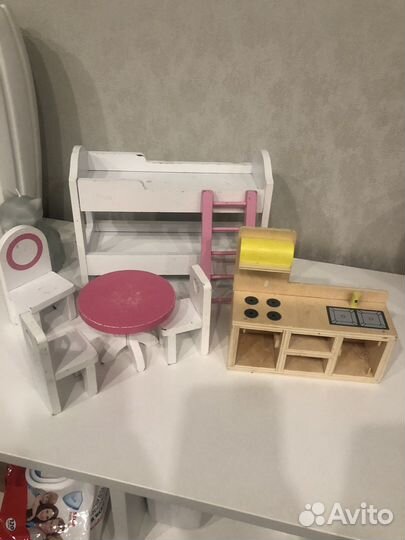 Деревянная мебель в кукольный домик