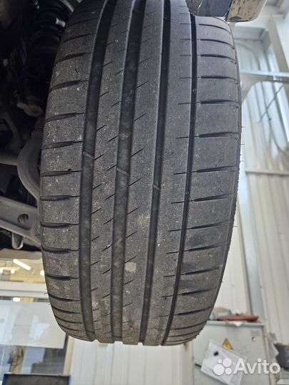 Michelin Pilot Sport 4 245/40 R19 и 275/35 R19 100Y