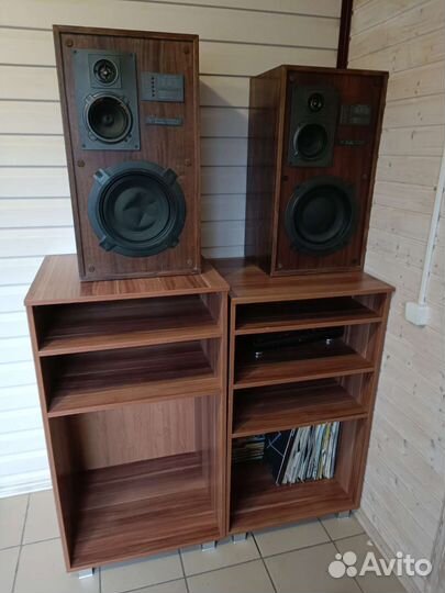 Полка для аппаратуры