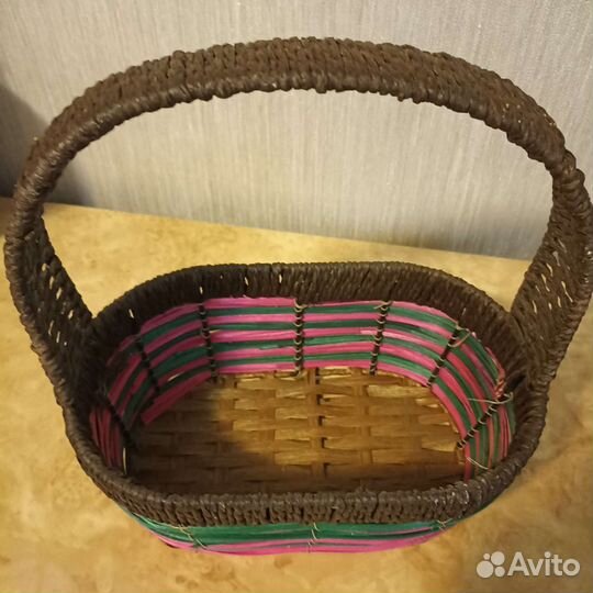 Корзина плетеная для подарков