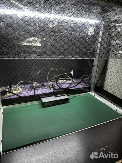 Оборудование для переклейки дисплеев