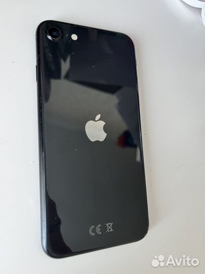 iPhone SE, 64 ГБ