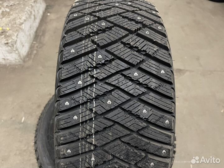 Goodyear Ultragrip Ice Arctic 215/55 R16 97T