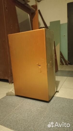 Сейф металлический