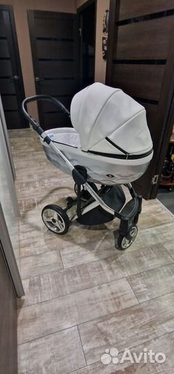 Коляска 3 в 1 с автолюлькой