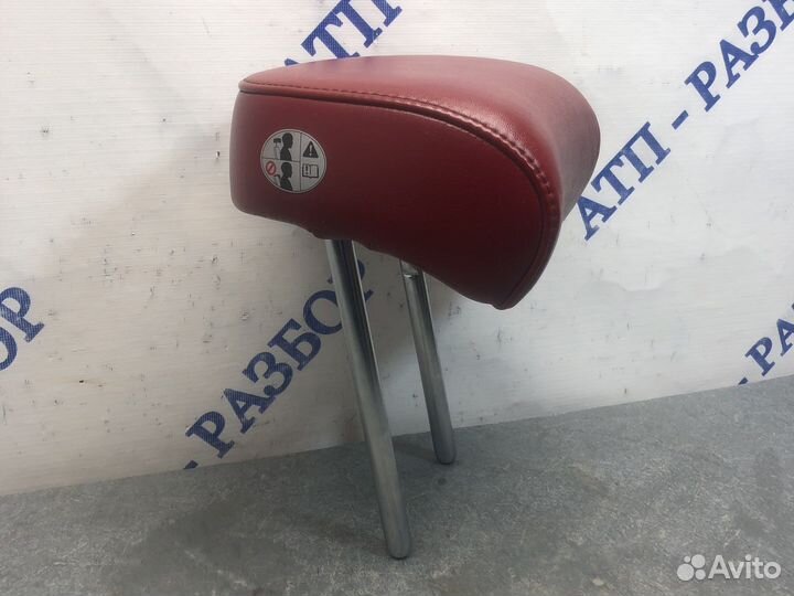 Центральный подголовник Stinger