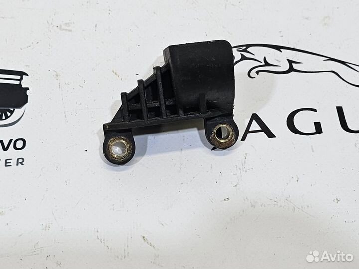 Кронштейн радиатора Jaguar F-Pace X761 2016- н.в