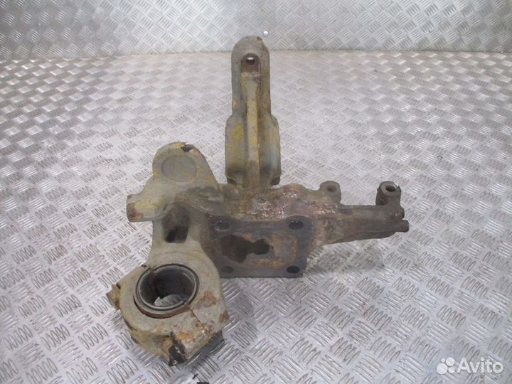 Кронштейн крепления переднего стабилизатора Merced