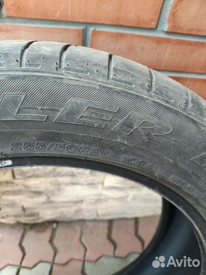 Bridgestone Dueler A/T 255/50 R20