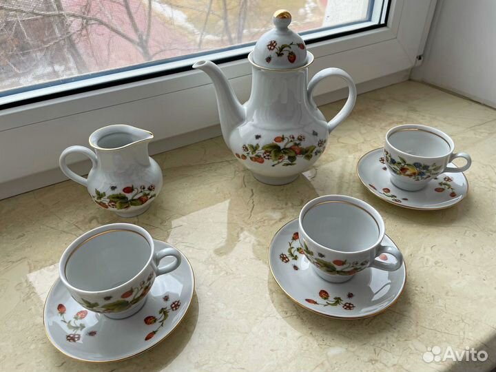 Фарфоровый кофейный сервиз