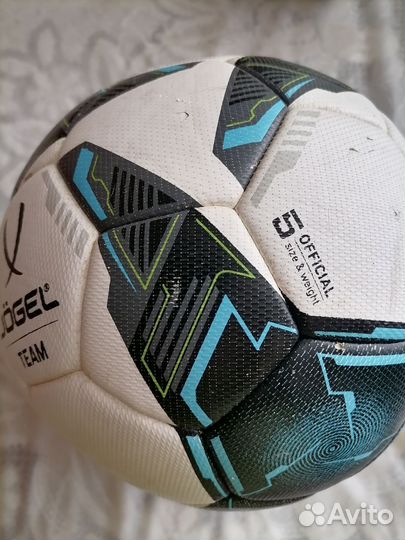 Футбольный мяч