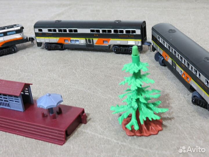 Поезд игрушечный с рельсами