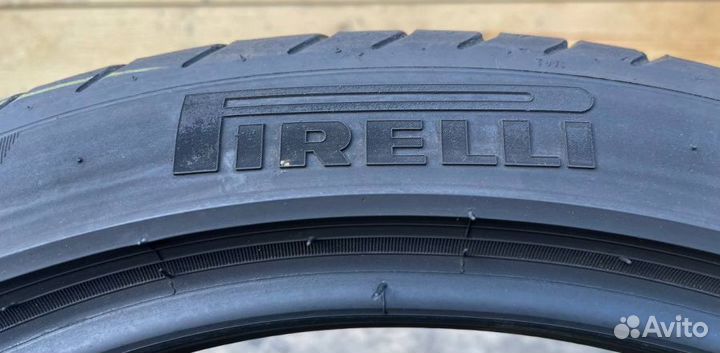 Pirelli P Zero 255/35 R20