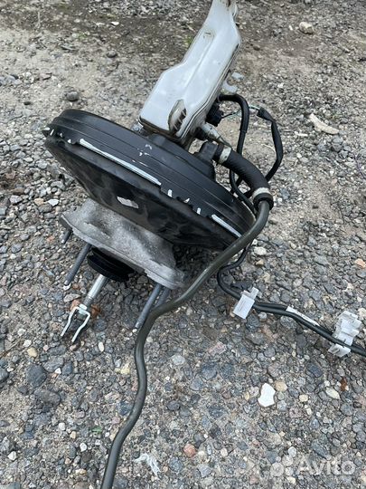 Главный тормозной цилиндр Nissan Juke