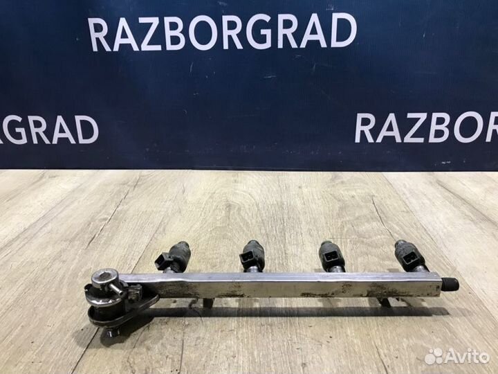 Топливная рампа Opel Vectra B 1.6 X16XEL 1999