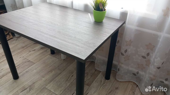 Стол новый 1000х700
