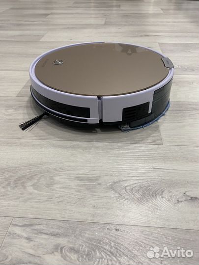 Робот пылесос polaris