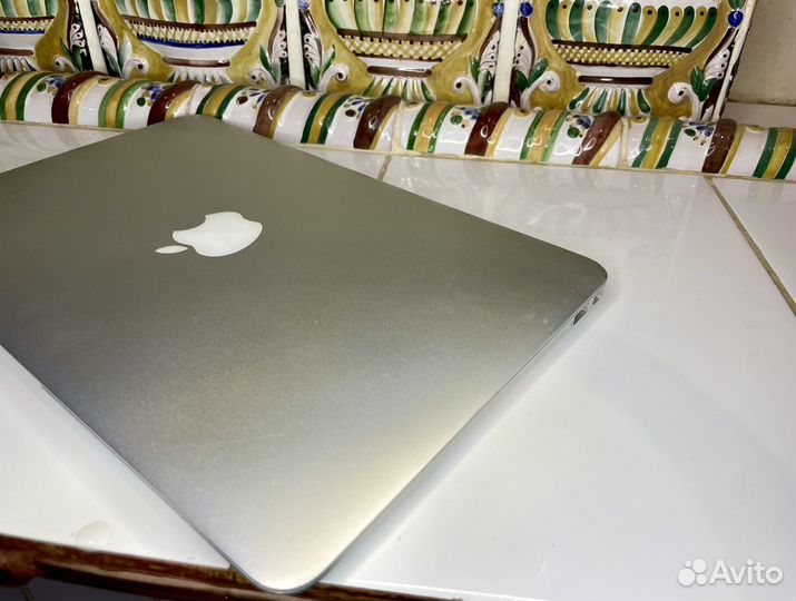 MacBook Air 11 2015 A1465 + нов.АКБ