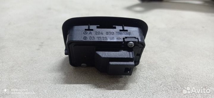 Кнопка открывания багажника Mercedes Benz C W204