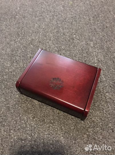 Часы, визитница, ручка, зажигалка мерч