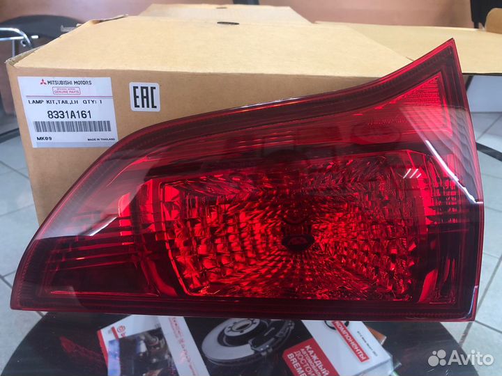 Стоп сигнал левый MMC Pajero Sport