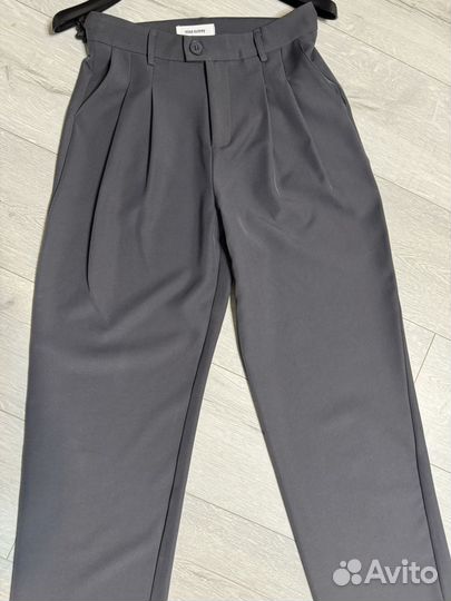 Брюки серые широкие 42