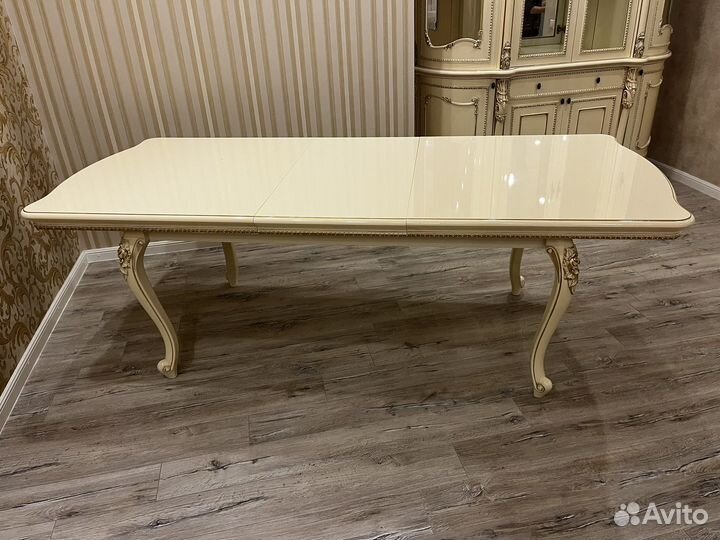 Кухонный стол и стулья бу