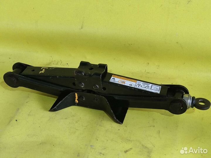 Домкрат Мицубиси Лансер 10 Lancer X б/у