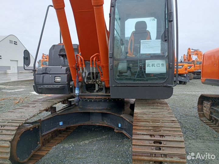 Гусеничный экскаватор Hitachi ZX200-5A, 2022