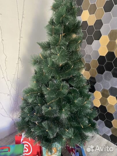 Елка искусственная 1,80 м + новогодний венок