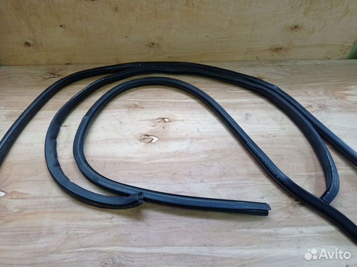 Уплотнитель дверного проема Фольксваген Пассат сс