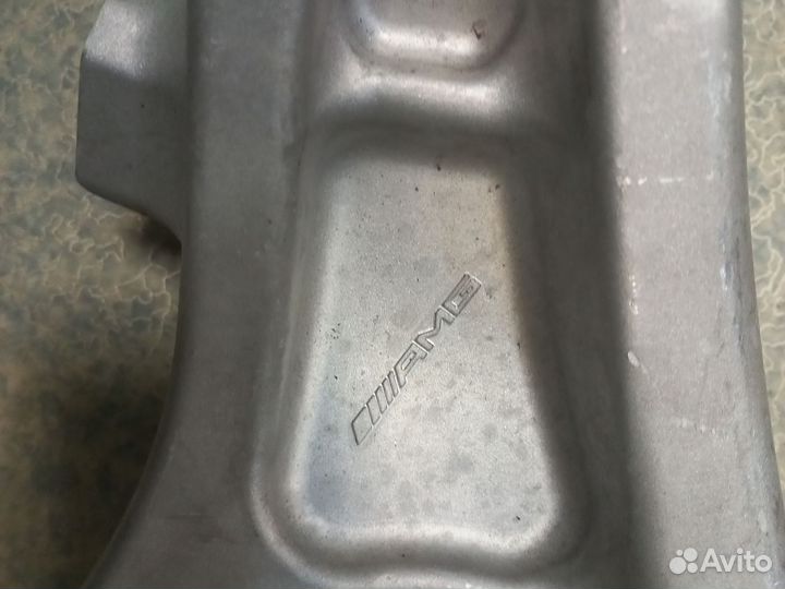 Поворотный кулак Мерседес GT x290