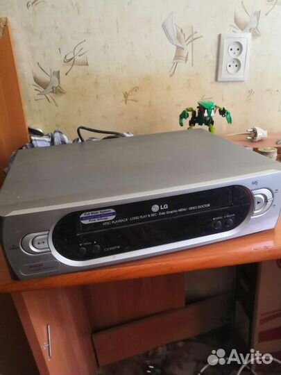 Видео магнитофон с кассетами