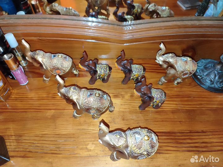 Фигурки слонов