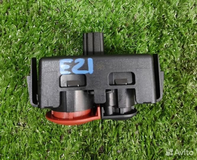 Кнопка аварийной сигнализации Renault Clio 3 2006