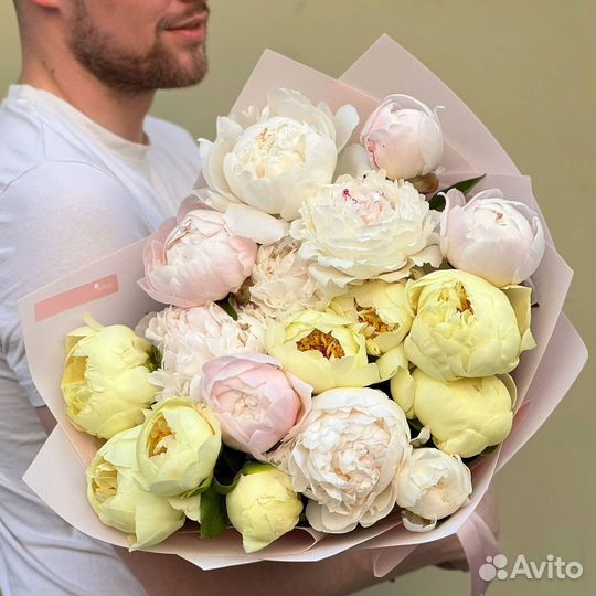 Пионы для девушки