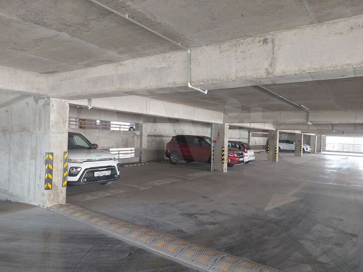Машиноместо, 14 м²