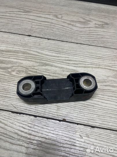 Крепление стабилизатора переднее Bmw 5-Series G30