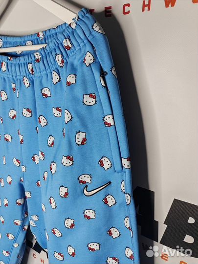 Штаны Nike x Hello Kitty SS22 Fleece