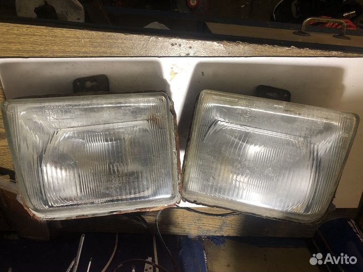 Фары на mitsubishi space wagon 1990