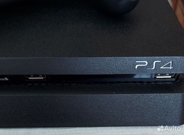 Sony PS4 slim 1TB Черный Цвет