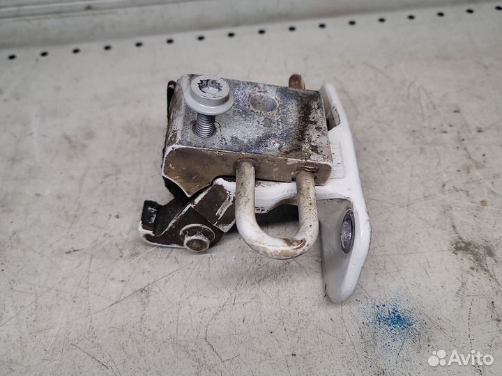 Петля двери нижняя левая Vw Transporter T5 2015