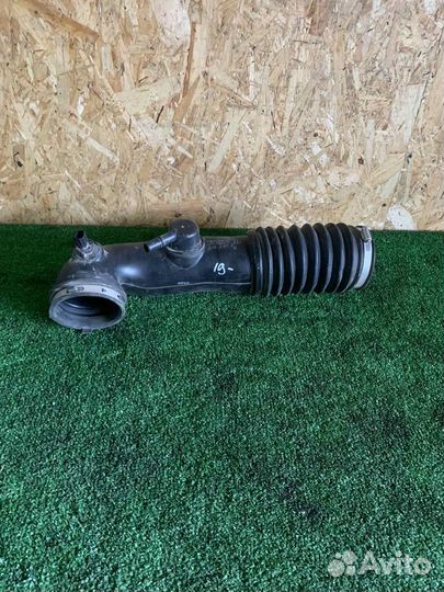 Dodge RAM 2019- патрубок воздушного фильтра