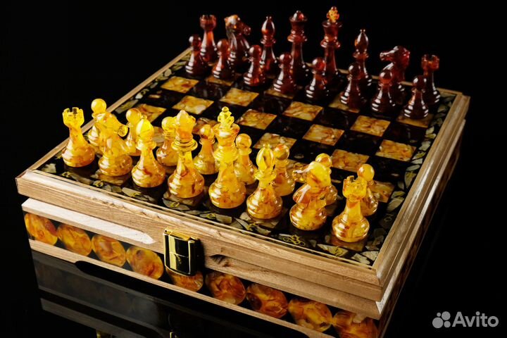 Янтарные шахматы. Шахматы из Янтаря. Янтарь. 00007