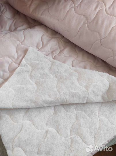 Стеганая ткань: розовая и голубая